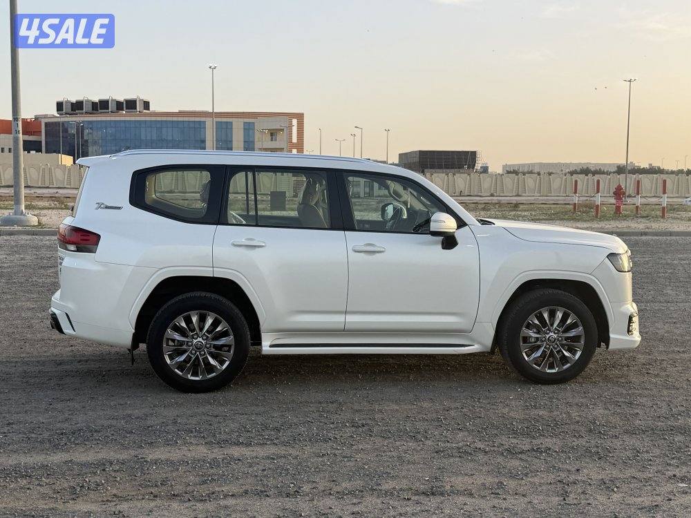 للبيع لاند كروزرGXR أيروS-2022 صبغ الوكاله5