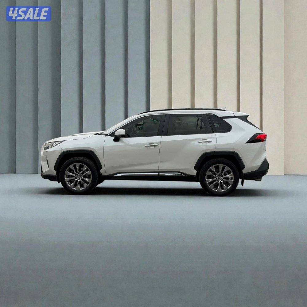 تويوتا RAV4 4WD - م٢٠٢٢ - عداد ٤٨ الف - وارد الساير4