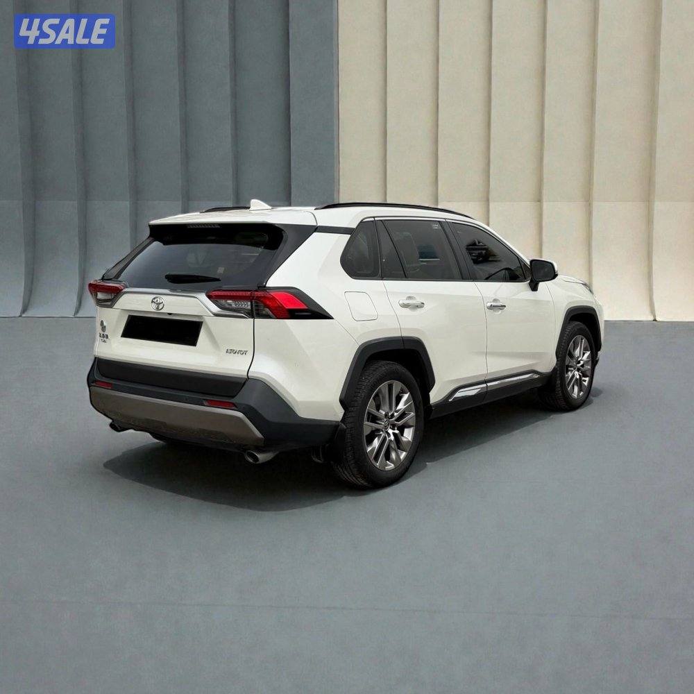 تويوتا RAV4 4WD - م٢٠٢٢ - عداد ٤٨ الف - وارد الساير5