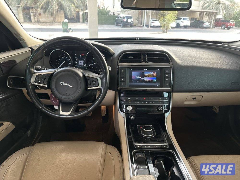 جاكوار XE موديل 20186