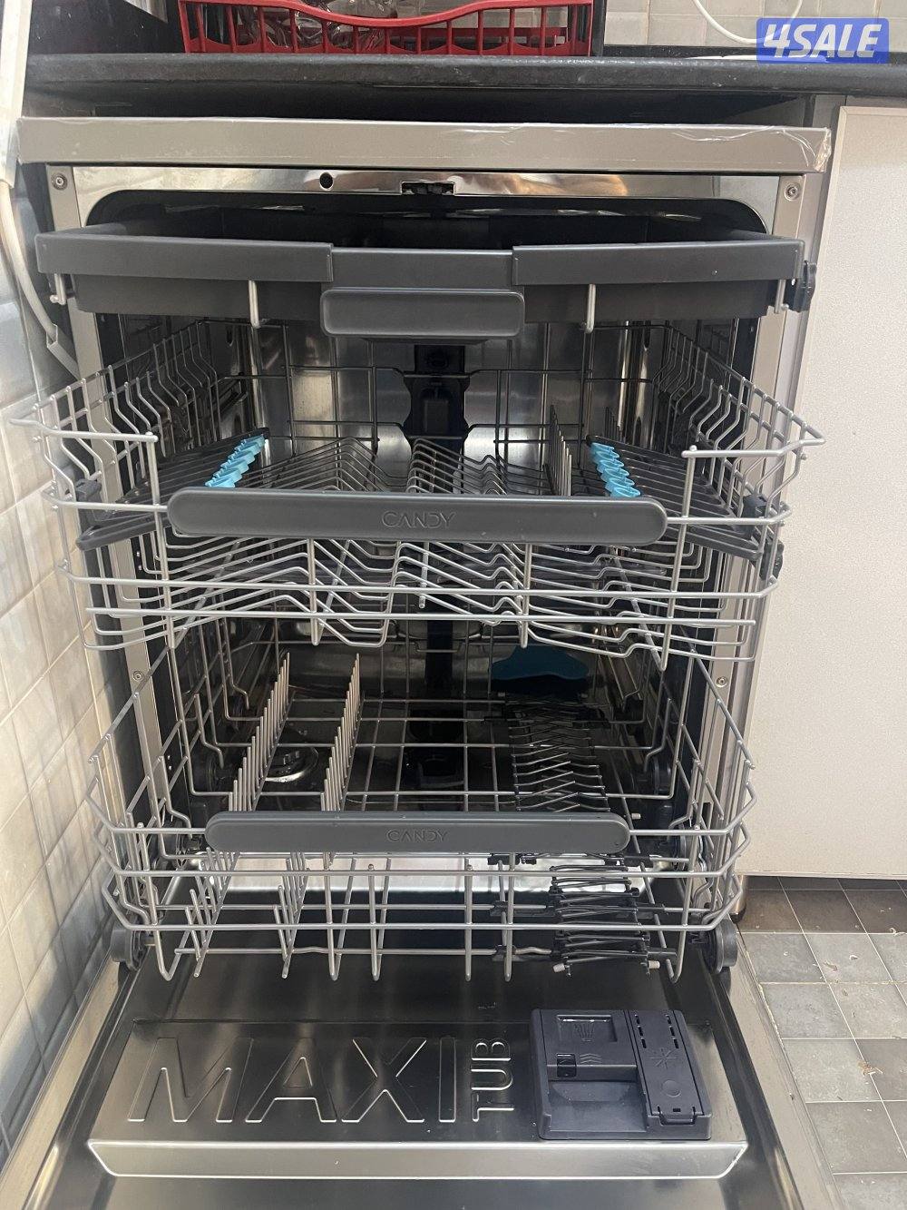 للبيع غسالة صحون كاندي جديدة بالكرتون  البيع للضرورة كفالتها ٣ سنيين0