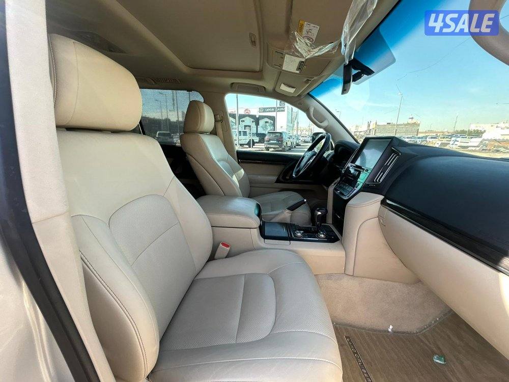 لاند كروزر GX.R-قراند تورينق .V8 موديل 2021 ماشى 86.000 k.m5