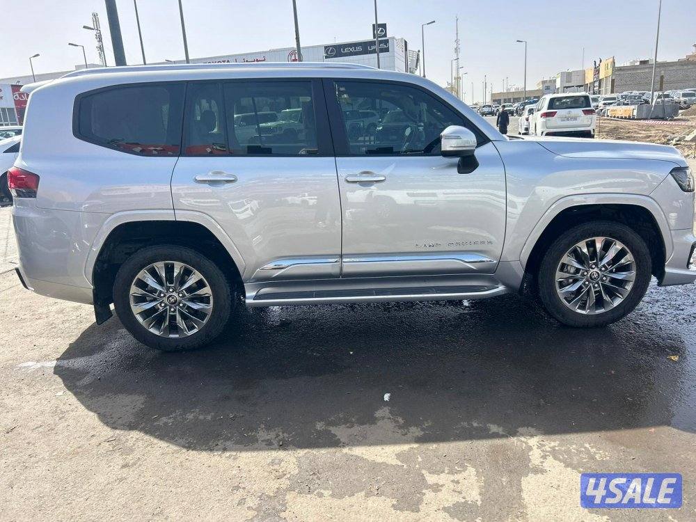 ويوتا لاند كروزر GX.R AEROs  twin turbo.V6 موديل 2024 ماشى 75.000 k.m3