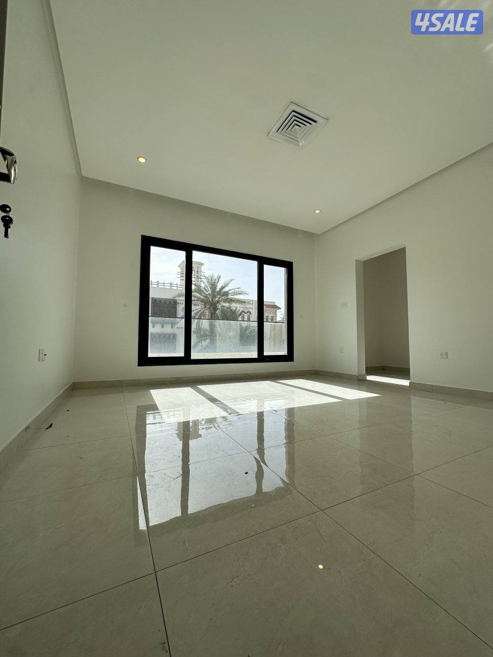 للايجار شقق بالجابريه مساحة ٣٥٠م1