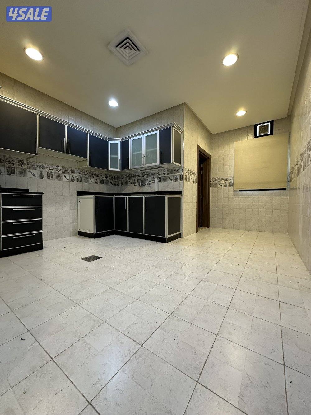 للايجار شقق بالجابريه مساحة ٣٥٠م3