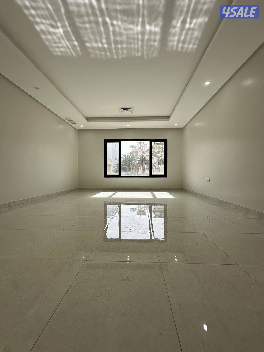 للايجار شقق بالجابريه مساحة ٣٥٠م6