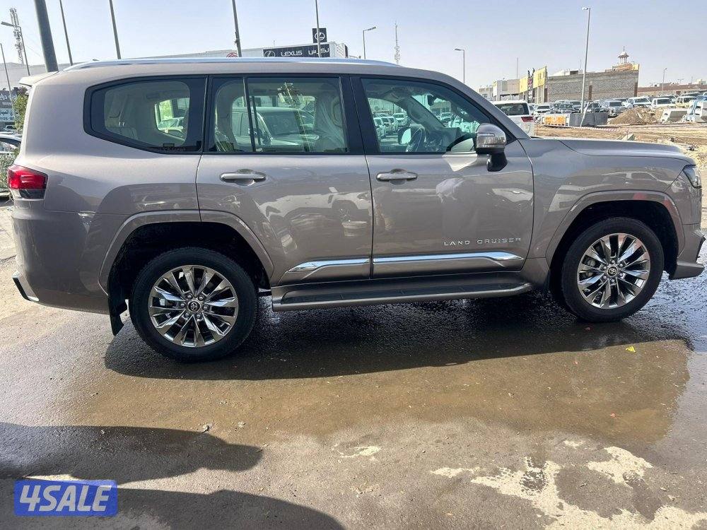 تويوتا لاند كروزر GX.R AEROs  twin turbo.V6 موديل 2024 ماشى 50.000 k.m3