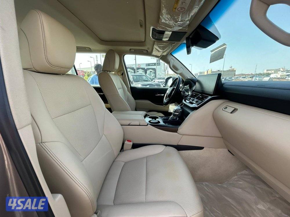 تويوتا لاند كروزر GX.R AEROs  twin turbo.V6 موديل 2024 ماشى 50.000 k.m5