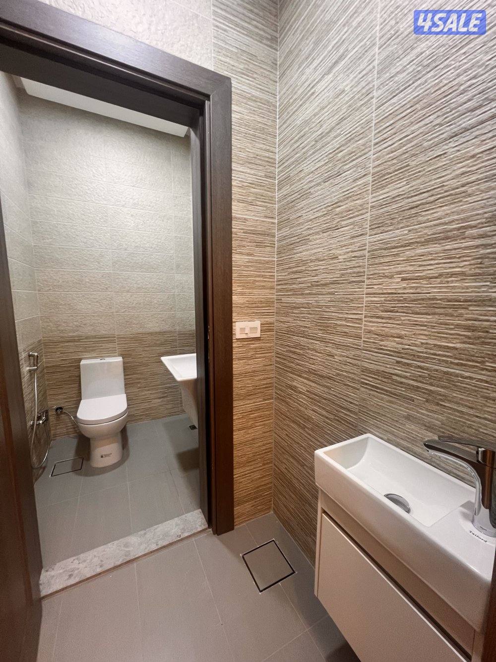 للايجار شقة جديدة اول ساكن في خيطان 3 غرف نوم5