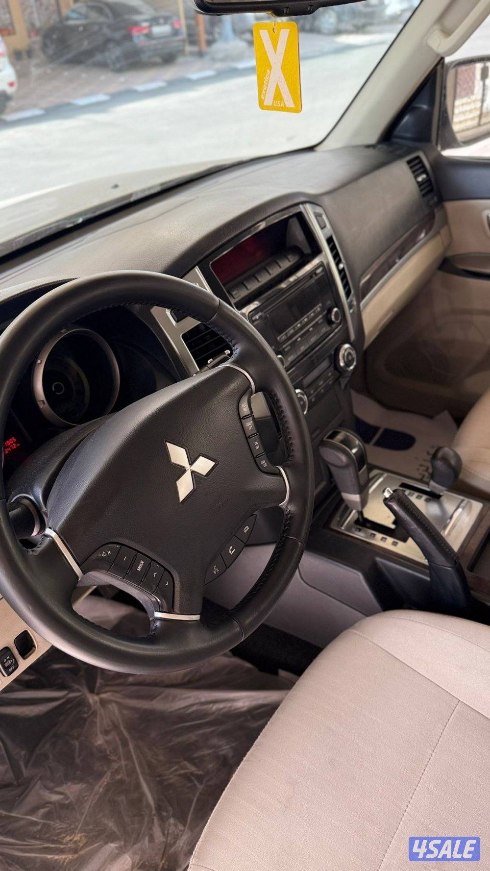 للبيع باجيرو بحاله الوكالة موديل 20201