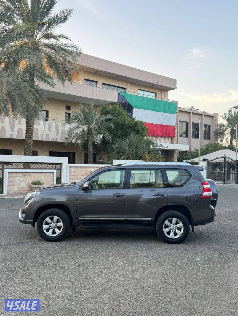للبيع برادو TXL موديل 2015 ماشي 2014بي حالة ممتازه1