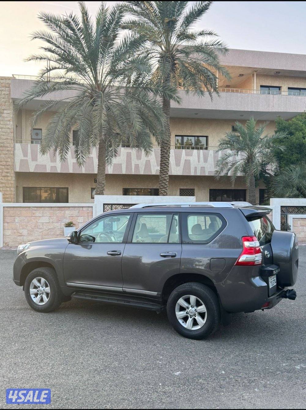 للبيع برادو TXL موديل 2015 ماشي 2014بي حالة ممتازه8