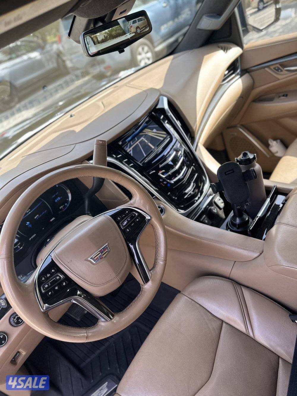 اسكاليد بلاتينيوم الغانم 2020 عداد 64 الف كيلو8