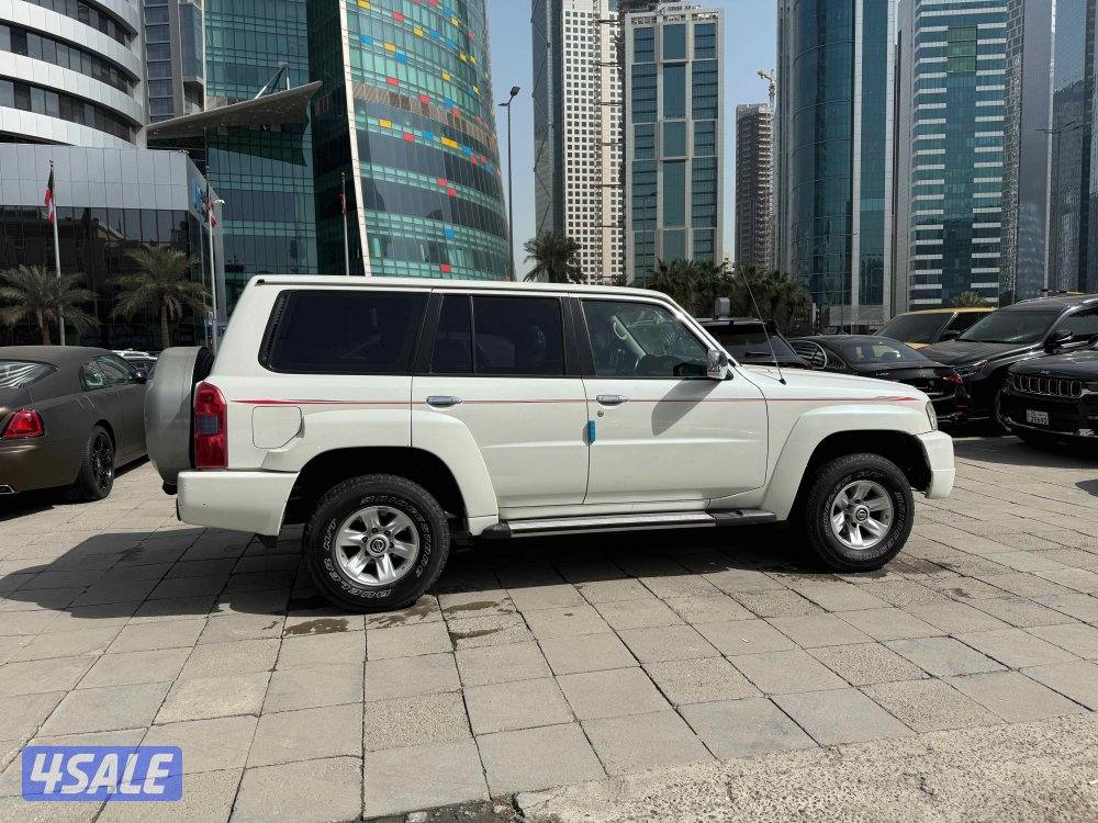 نيسان سفاري…موديل 20102