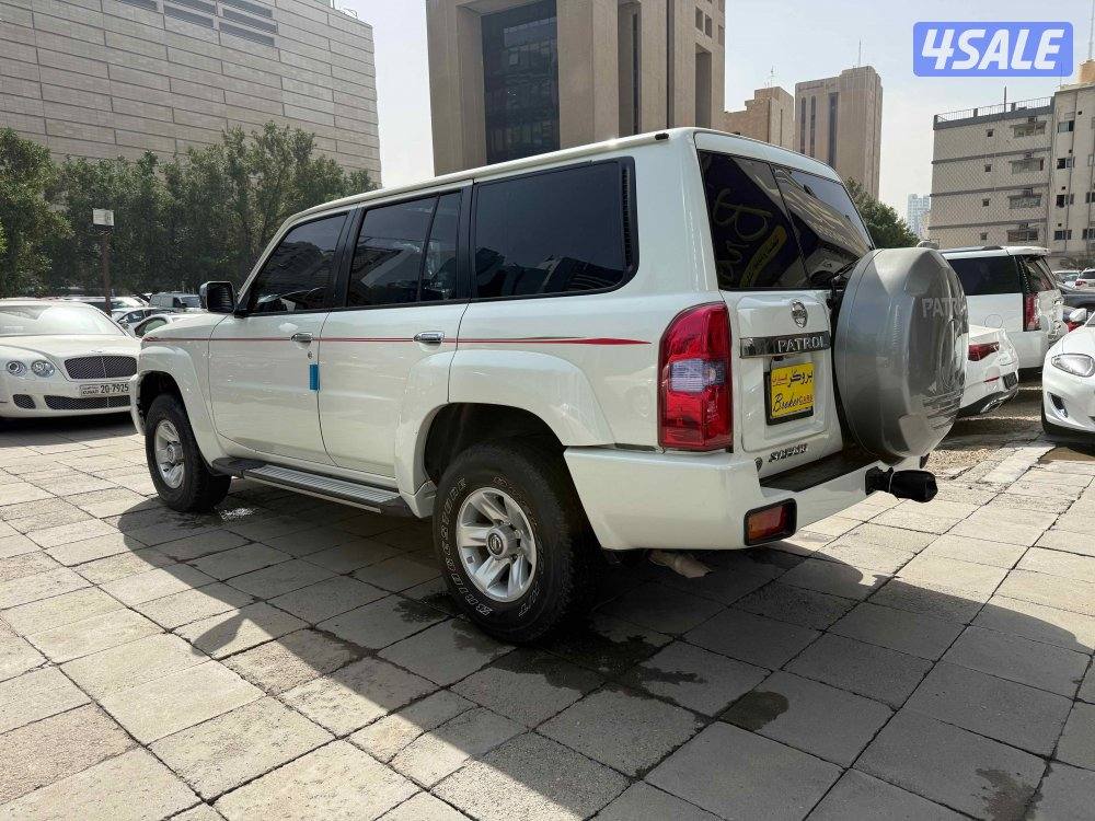 نيسان سفاري…موديل 20105