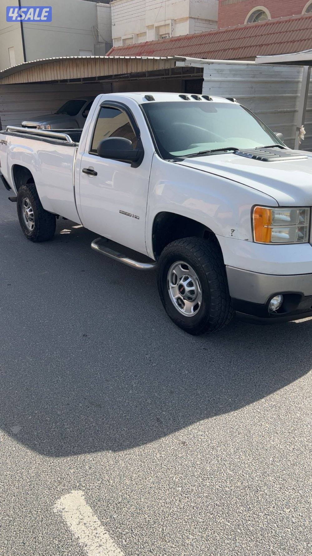 للبيع جمس Hd موديل ٢٠١١ دبل ارضي ماشي ٣٤٠ تقريباً2