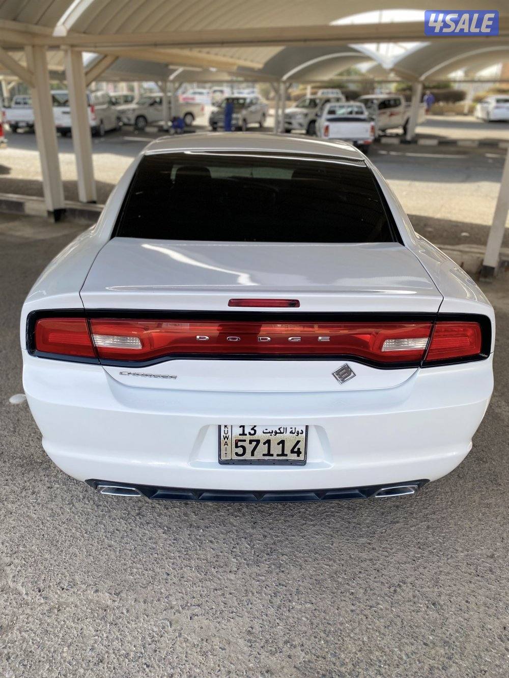 للبيع تشارجر 2014 نظيفه5