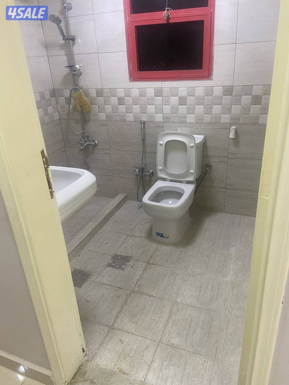 للبيع مكتب خلو بالفحيحيل0