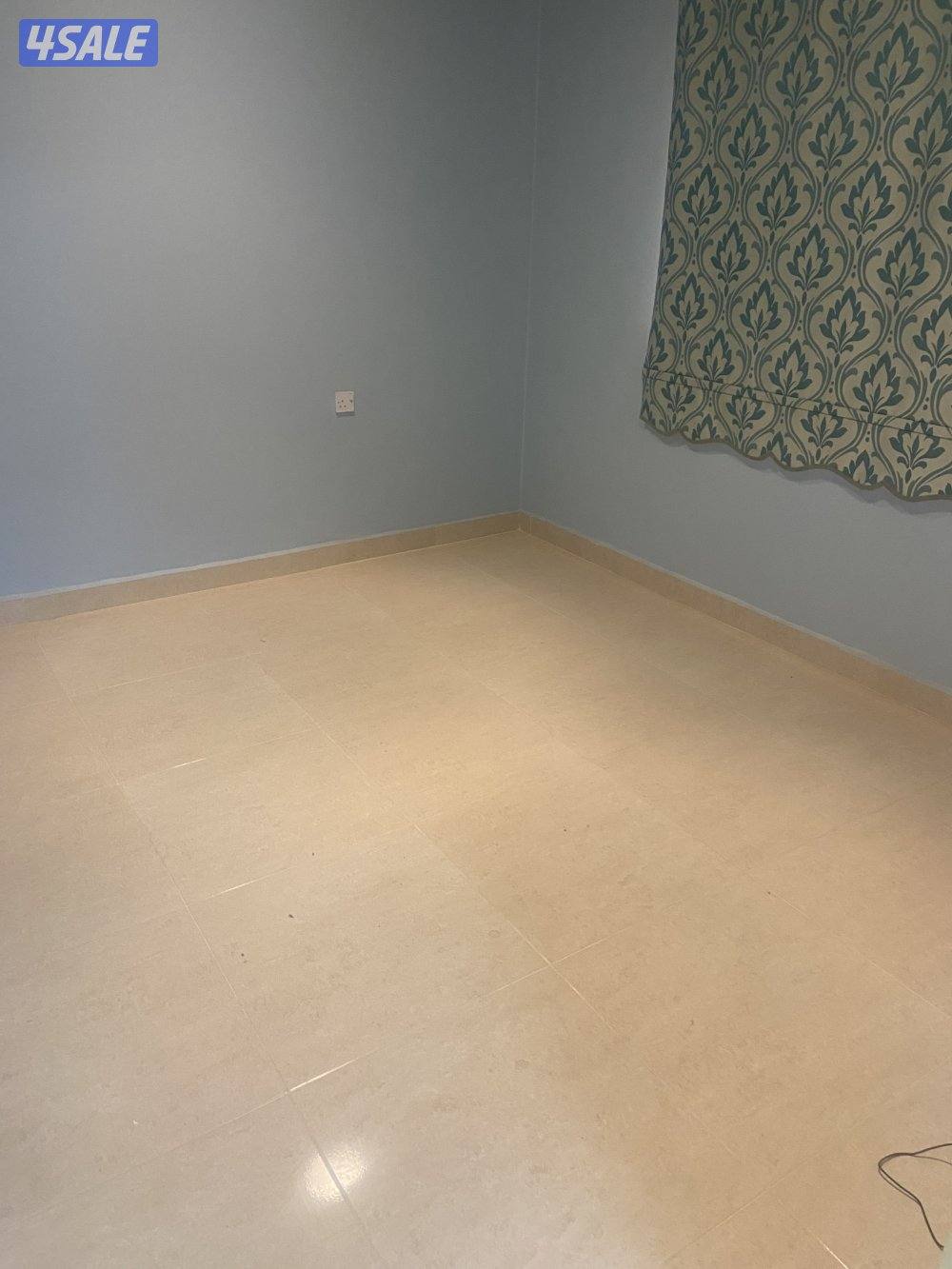 للبيع مكتب خلو بالفحيحيل1