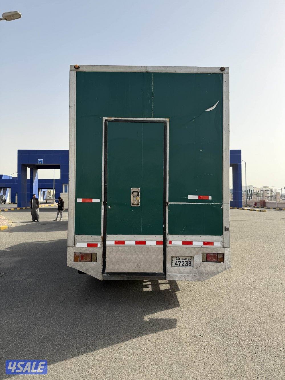 للبيع فودترك ايسوزو 2013 مجهز بالكامل لمطعم او بقاله0