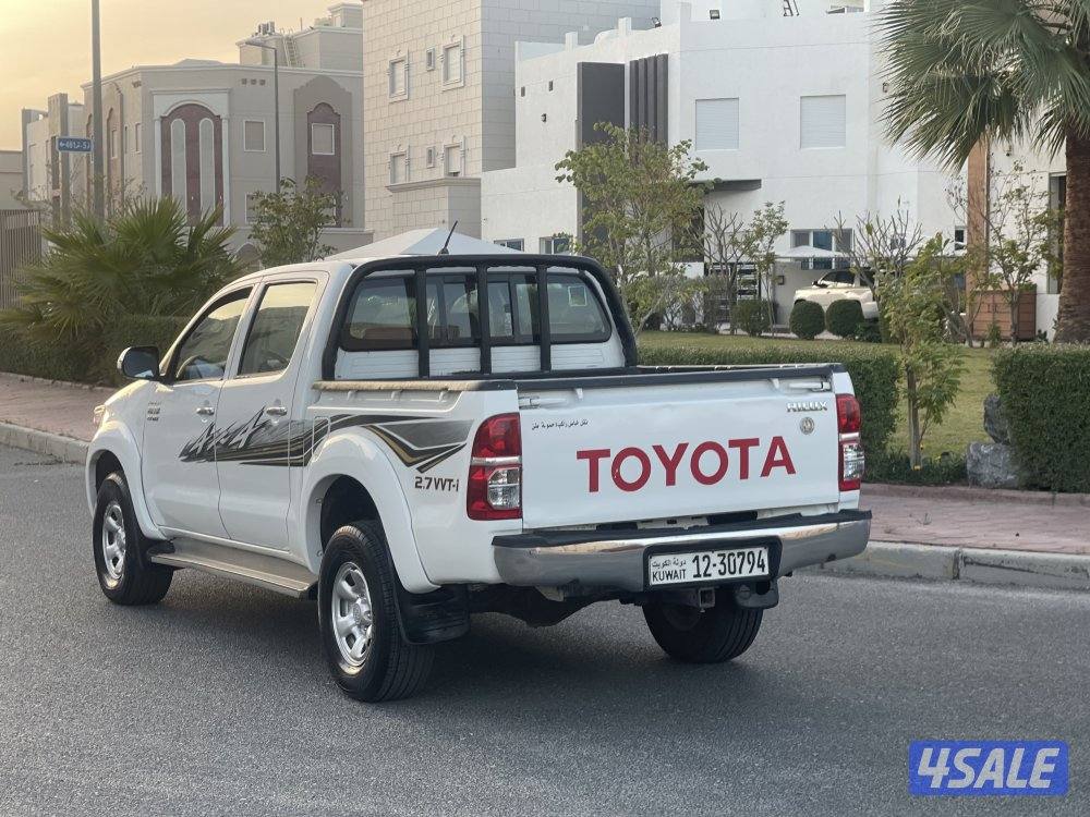 وانيت هايلكس 20132