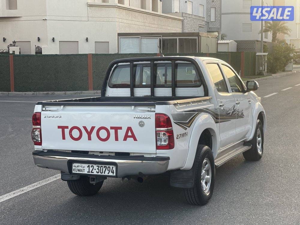 وانيت هايلكس 20133