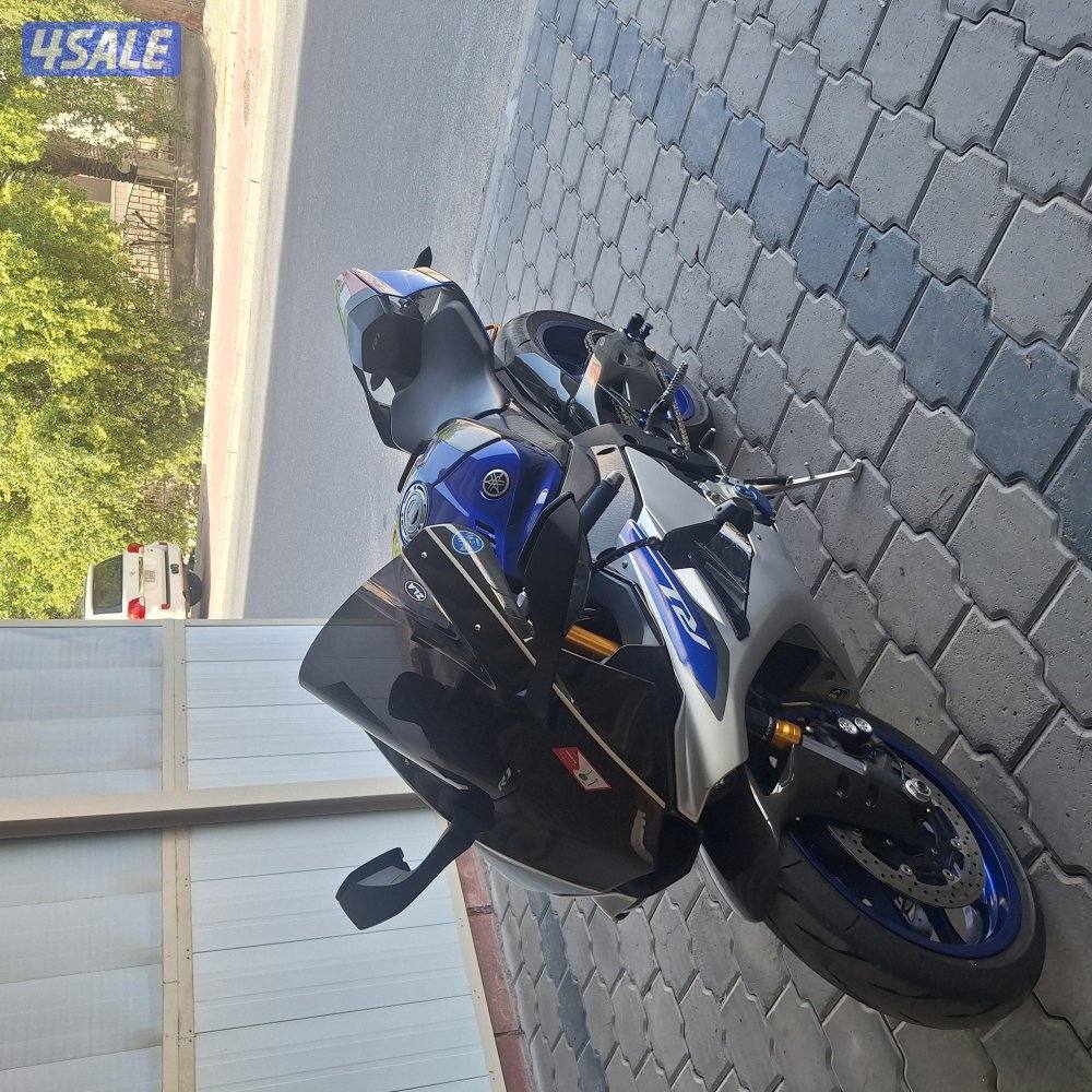 Yamaha R10