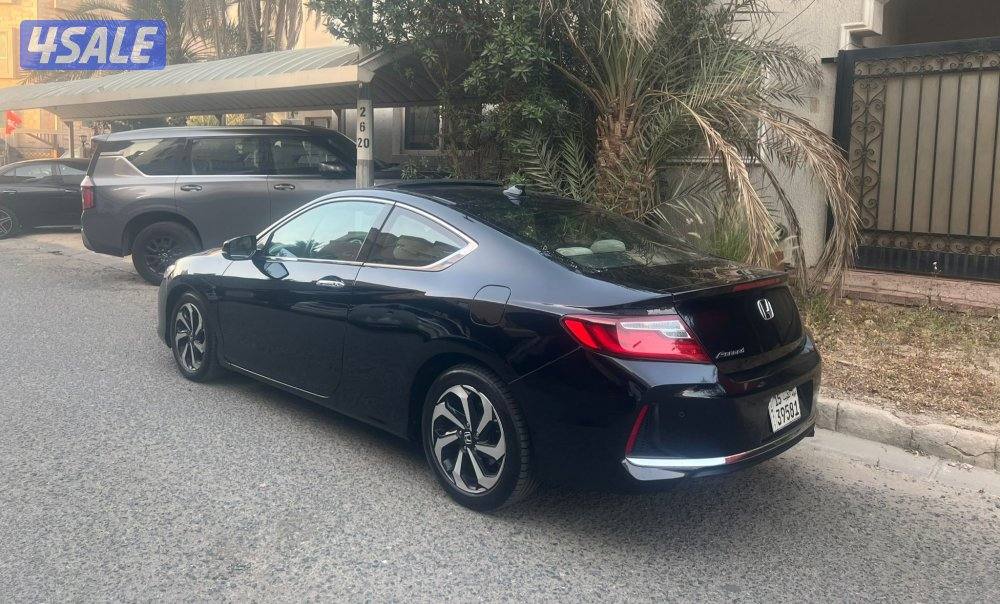 للبيع هوندا اكور كوبيه 2017 السعر 2350 نهائي2