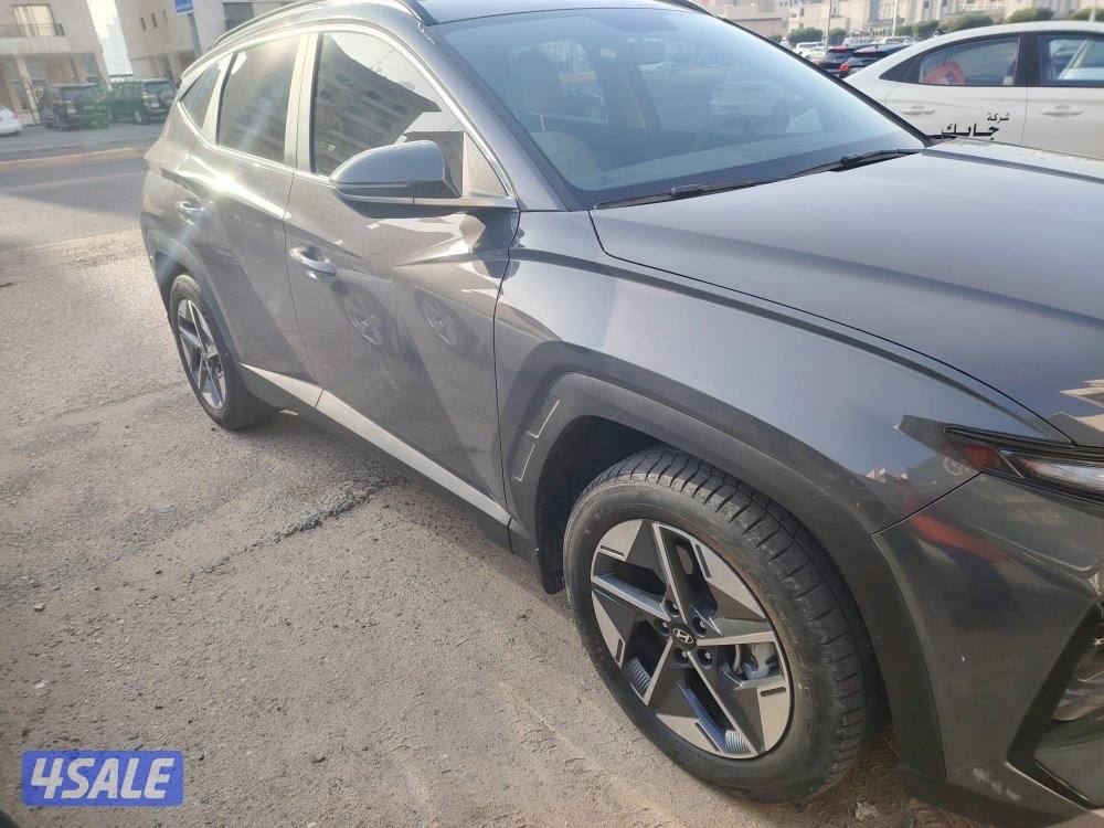 Tuscan 2025 with warranty two years and full protection هيونداي توسان5