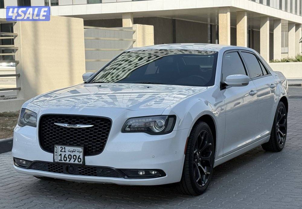 كرايسلر 2021 c 300 “s” وارد الوكالة عداد 98 الف فل اوبشن ما عدا الفتحة0