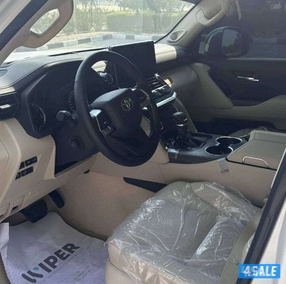 لاند كروزر VXR تيربو 2023 وارد الساير عداد /٦٩ صبغ وكاله بالكامل حمايه من الوكاله تظليل حراري /٤ تواير جدد اعلى درجه/5 كاميرات /نقاط عمياء/ جام دبل/بروجكتر/ تبريد تدفئه 4مقاعد/ رادار/ دخول ذكي /بروجكتر ابواب5