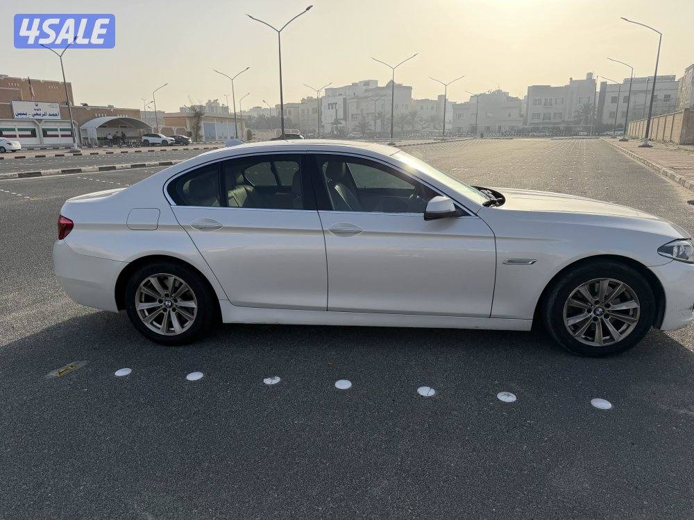 للبيع BMW 520i1