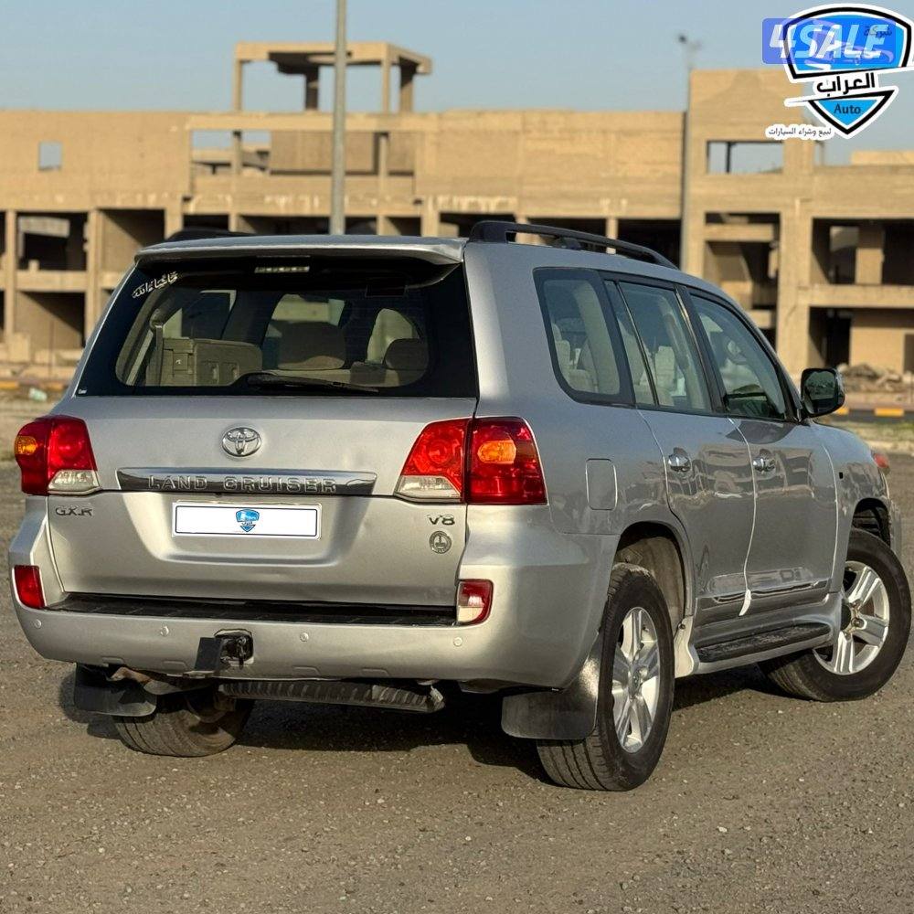 لاندكروزر GXR  201010