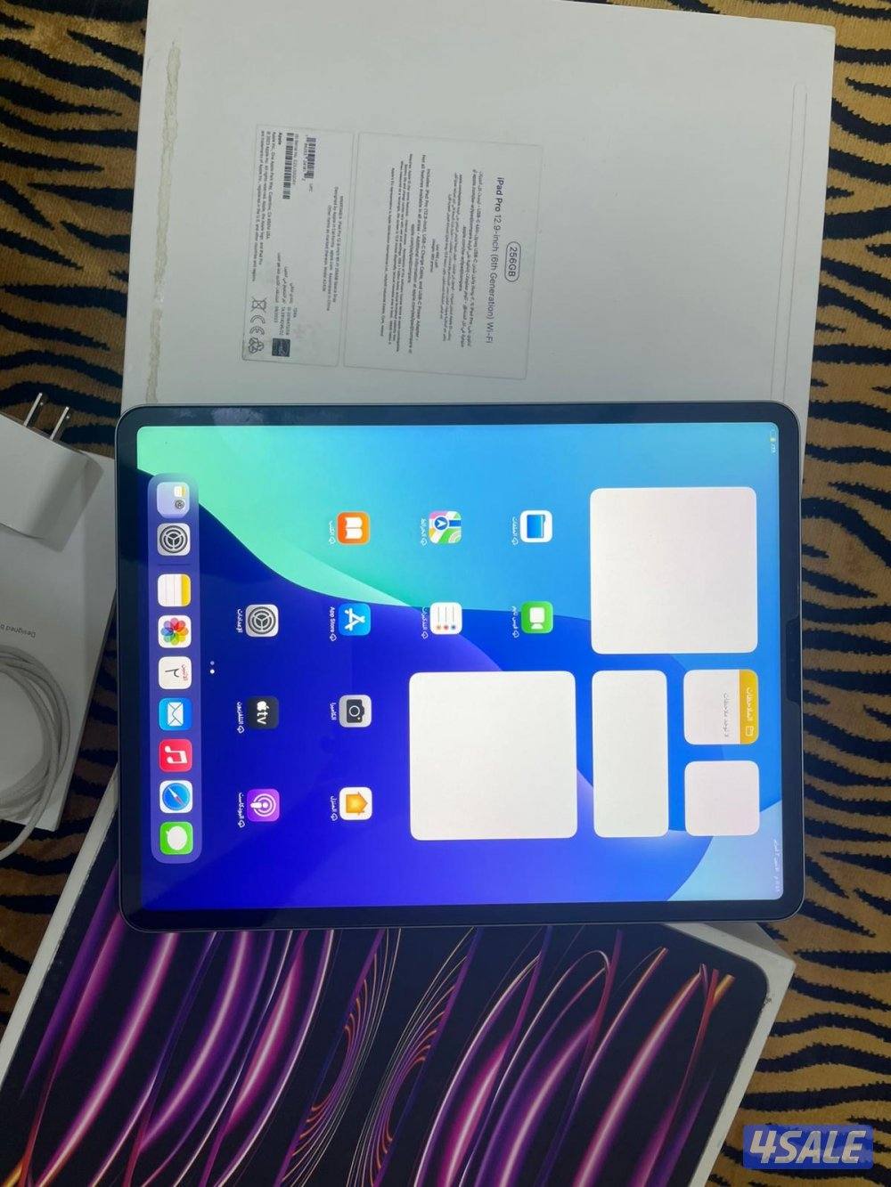 ايباد ابل برو 12.9 انش 256 قيقا الجيل السادس ام تو m2 بطارية 100 نظيف4