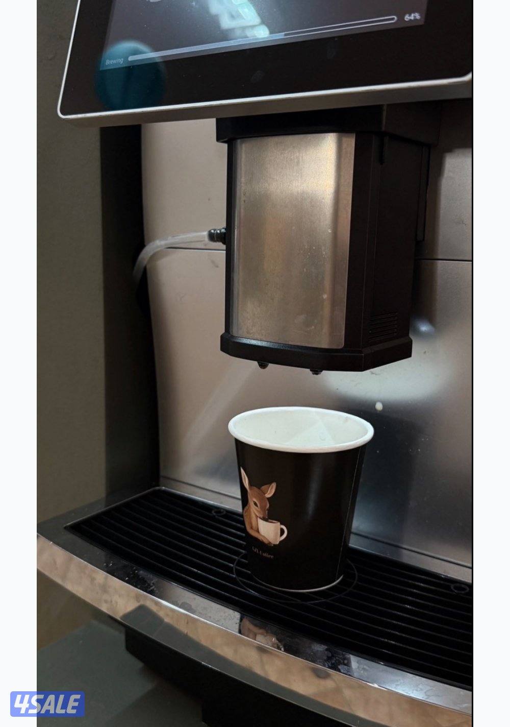مكينة قهوة ذاتيه استعمال نظيف ماصارلها ٣ شهور عندي2