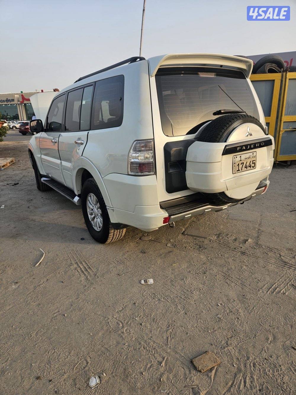 سيارة ميتسوبيشي باجيرو موديل 2014 بحاله ممتازة1