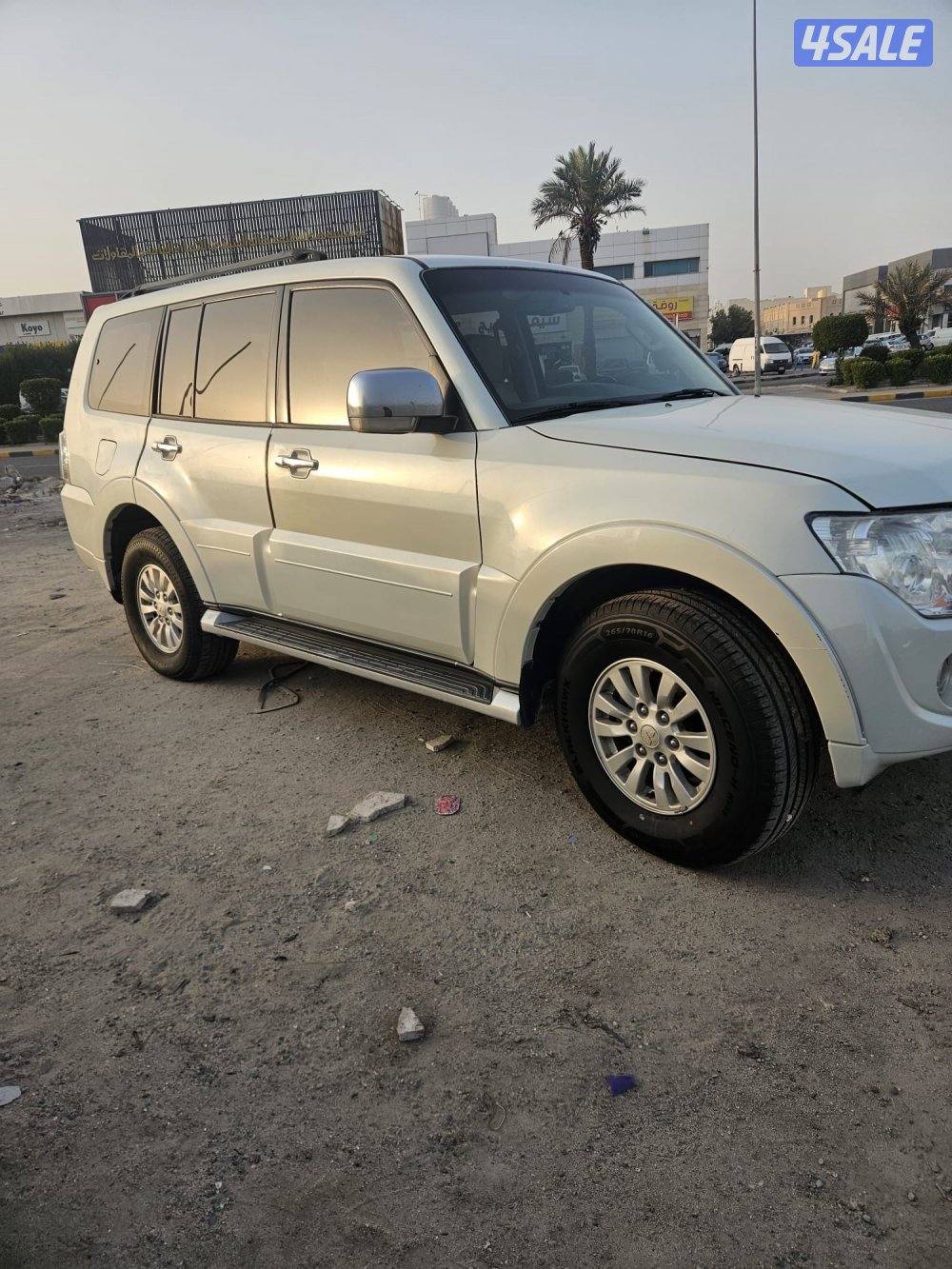 سيارة ميتسوبيشي باجيرو موديل 2014 بحاله ممتازة3