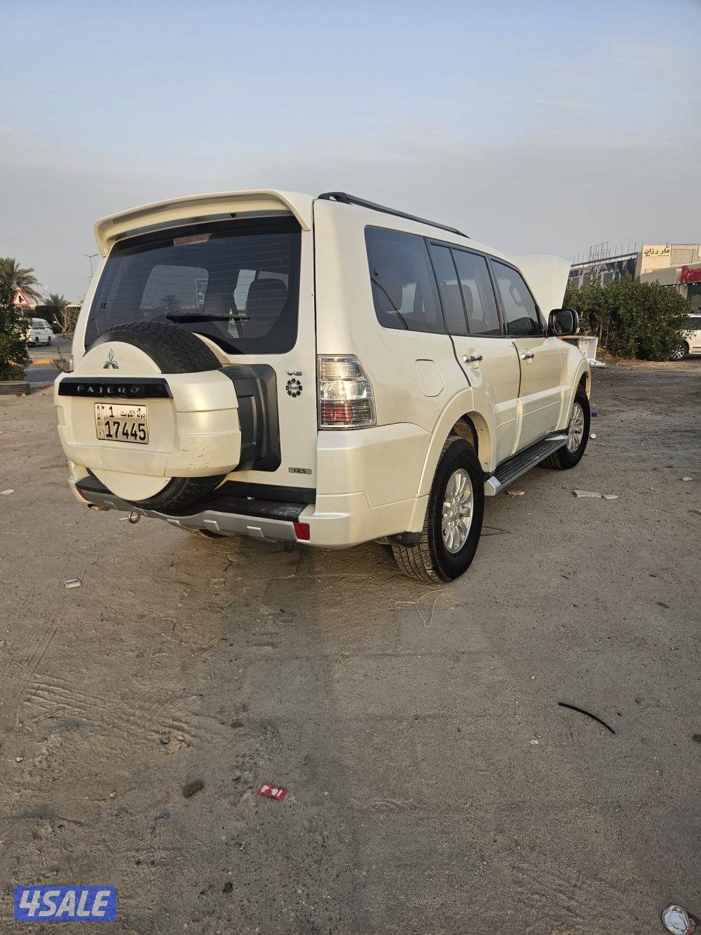 سيارة ميتسوبيشي باجيرو موديل 2014 بحاله ممتازة7