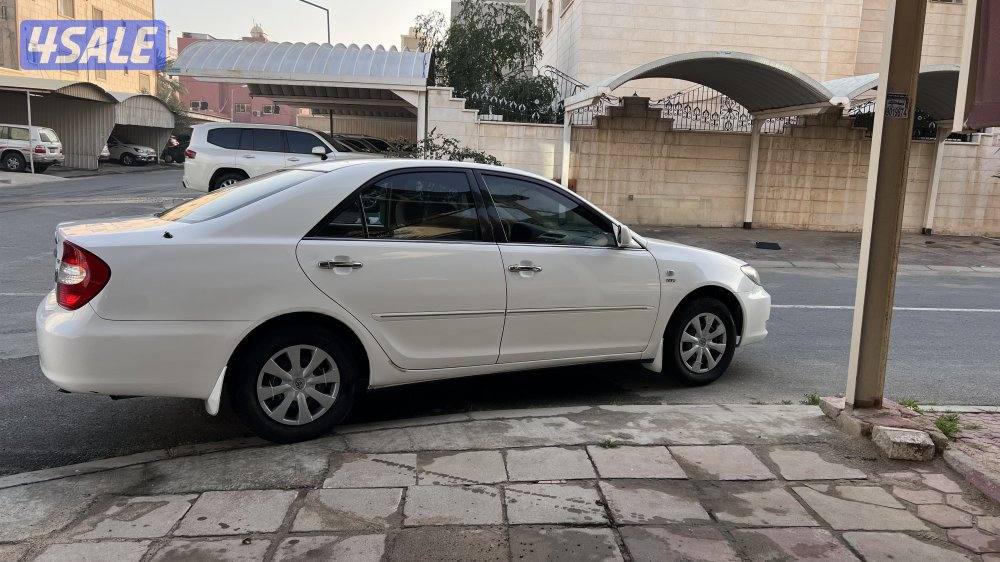 للبيع كامري 2004 gli ٤ سلندر0