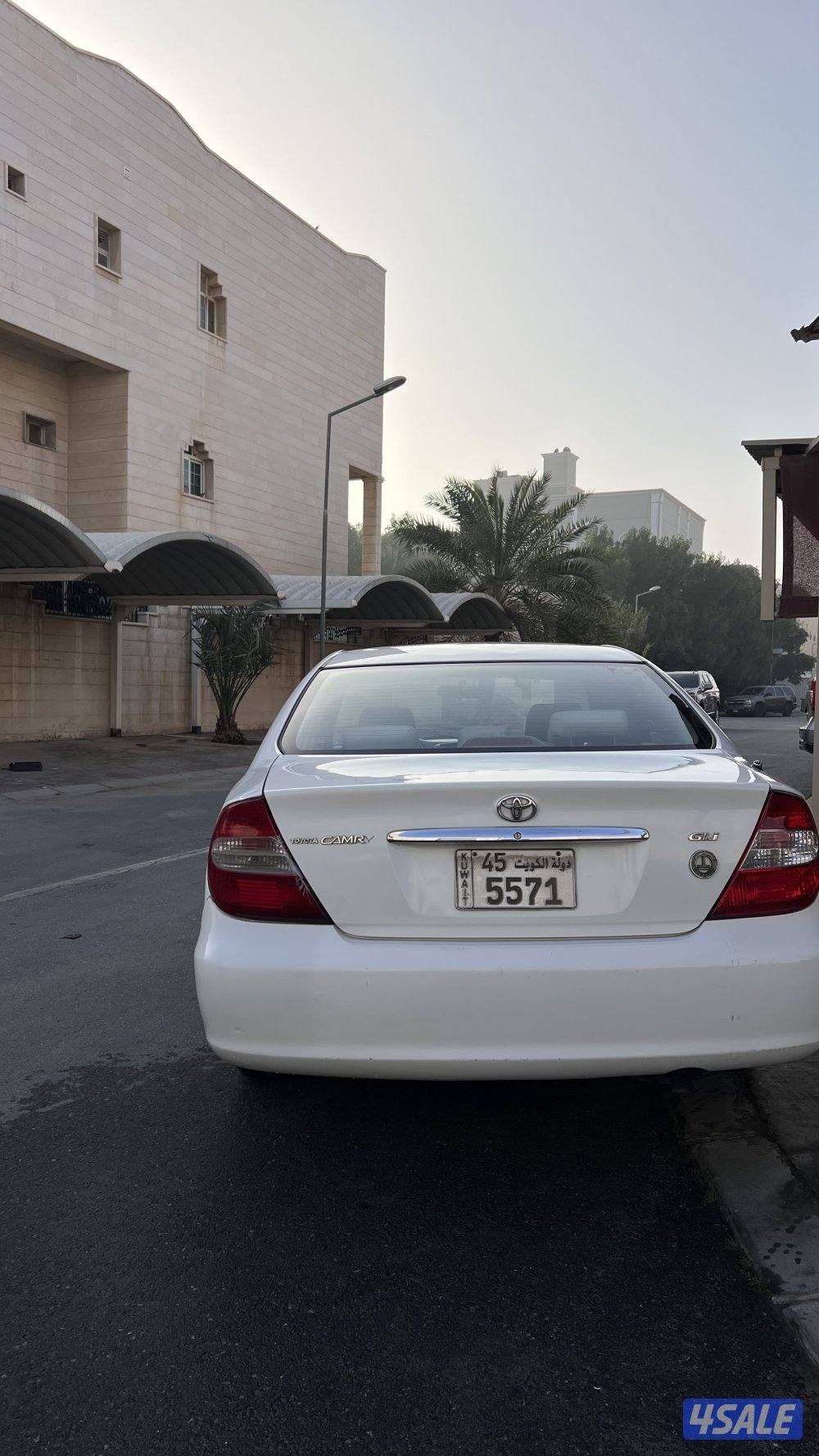 للبيع كامري 2004 gli ٤ سلندر2