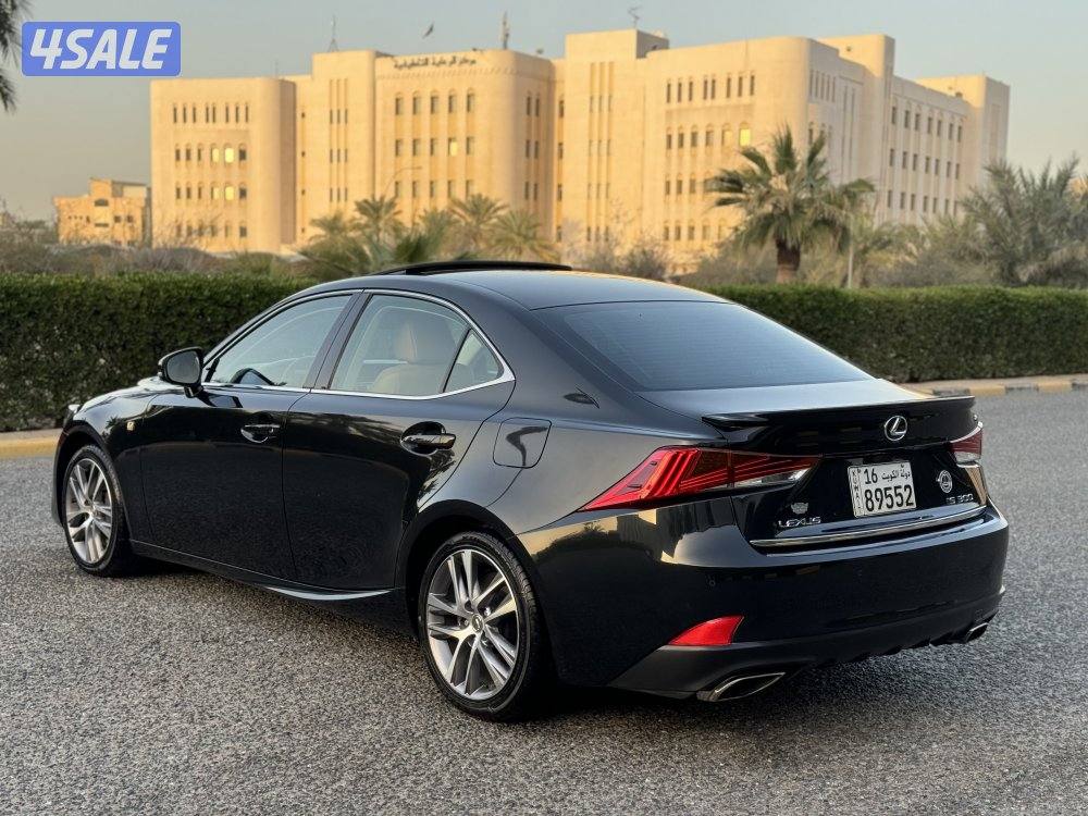 لكزس IS 300 موديل 2019 صبغ الوكاله بحاله الوكاله4