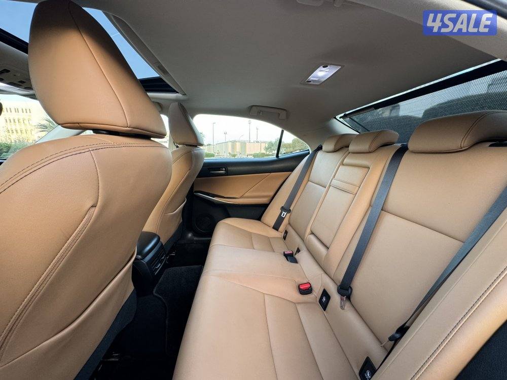 لكزس IS 300 موديل 2019 صبغ الوكاله بحاله الوكاله5