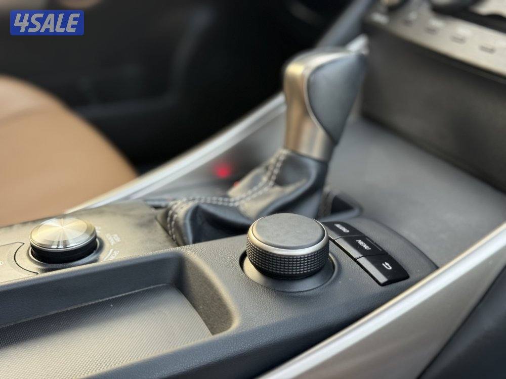 لكزس IS 300 موديل 2019 صبغ الوكاله بحاله الوكاله11