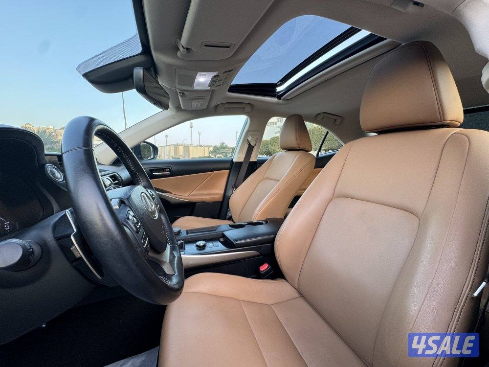 لكزس IS 300 موديل 2019 صبغ الوكاله بحاله الوكاله12