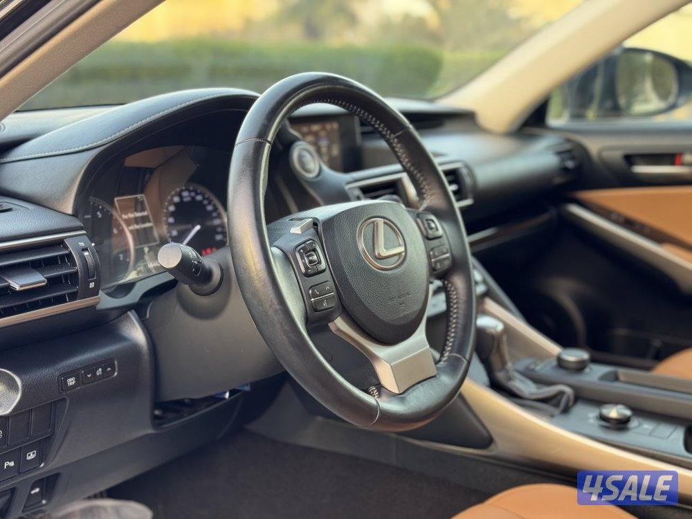 لكزس IS 300 موديل 2019 صبغ الوكاله بحاله الوكاله14