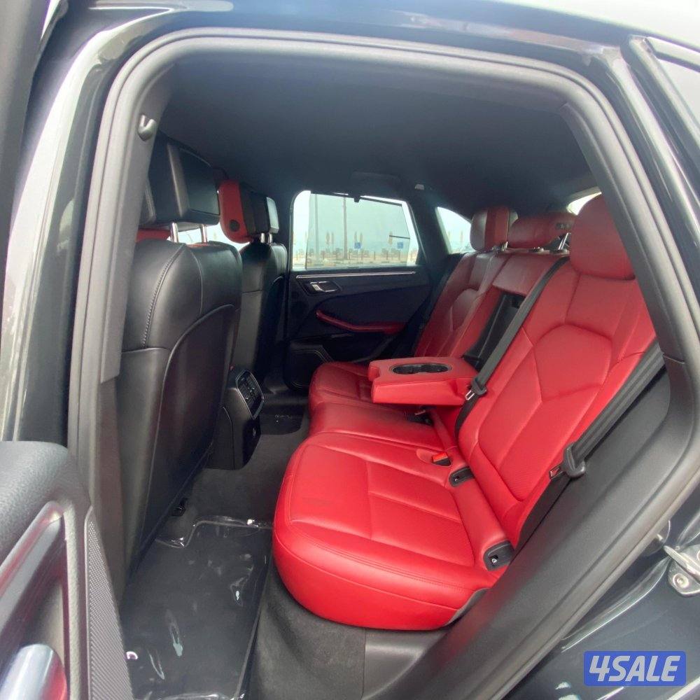 🔺بيع 🔺شراء 🔺تثمين 🔺

بورش مكان 
موديل 2018
عداد 94
وارد الوكاله 
ك9