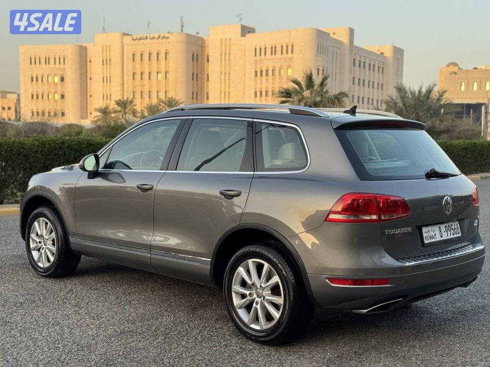 فولكس واجن طوارق موديل 2015 بحاله الوكاله شرط الفحص4