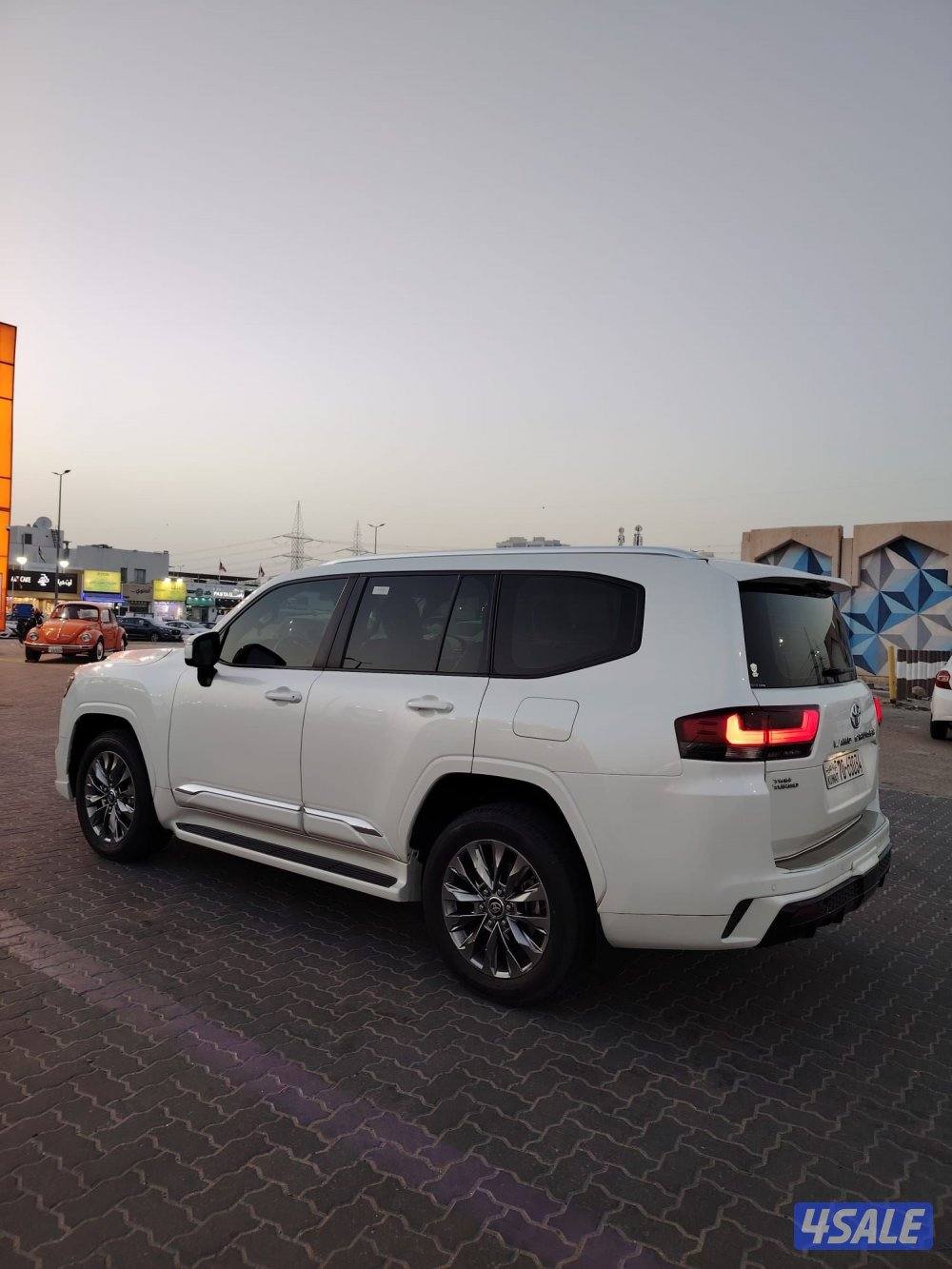 لاند كروز ايرو S تون تيربو 2023 بحاله الوكاله عداد 142 الف3