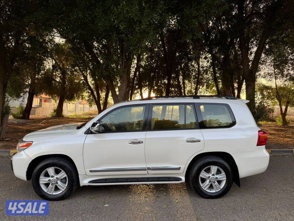 لاند كروز 2013 الساير عداد 280 الف3