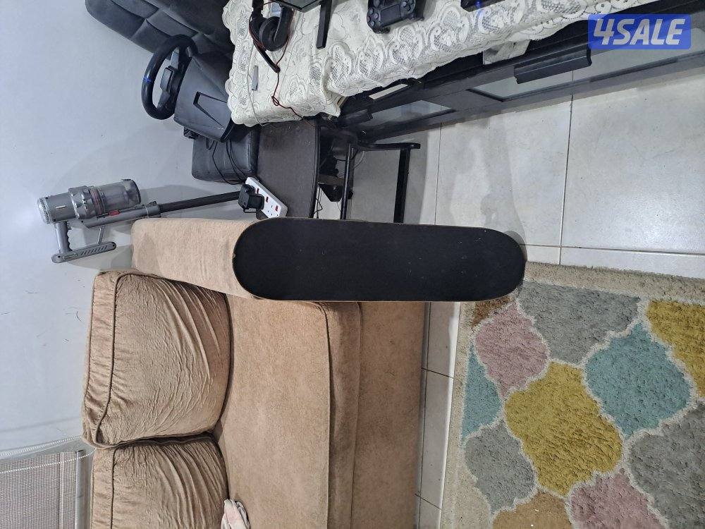 zloox skateboard great condition couple scratches but not bad at all2